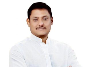 चंद्रपूर जिल्ह्यात ओला दुष्काळ जाहीर करून नुकसानग्रस्त शेतकरी बांधवांना पीक नुकसान भरपाई द्यावी