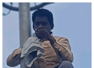 जीवाची बाजी लावून वाचविले पक्षाचे प्राण. किशोर खंडाळकर यांचे सर्वत्र कौतुक.