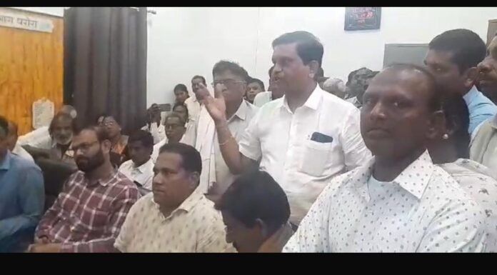 भद्रावती तालुक्यातील नीप्पॉन डेंड्रो प्रकल्पग्रस्तांची उपविभागीय अधिकारी कार्यालयात बैठक संपन्न