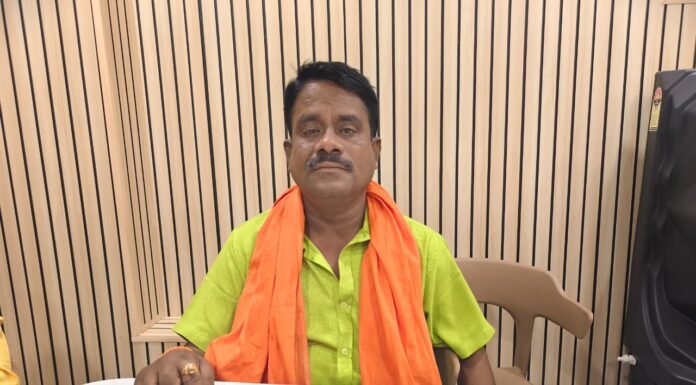 शेवटच्या दिवशी ‘एबी फॉर्म’वरून खळबळ; दोनदा नगरसेवक राहिलेल्या उमेदवाराचा शिवसेना (उबाठा) गटावर आर्थिक देवाणघेवाणीचा आरोप